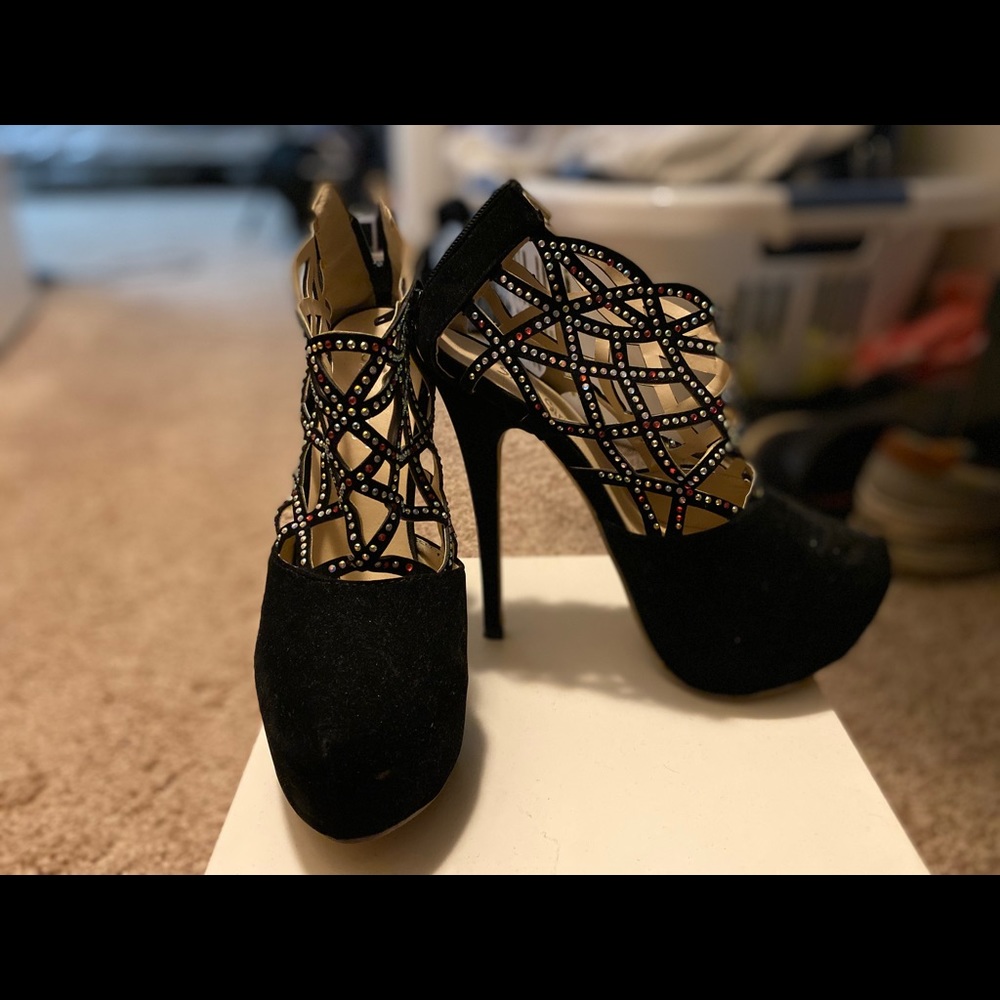 Shoe Girls Caged Pumps